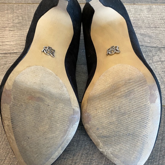 EUC Rock & Republic Rounded Toe High Heel - Picture 5 of 6